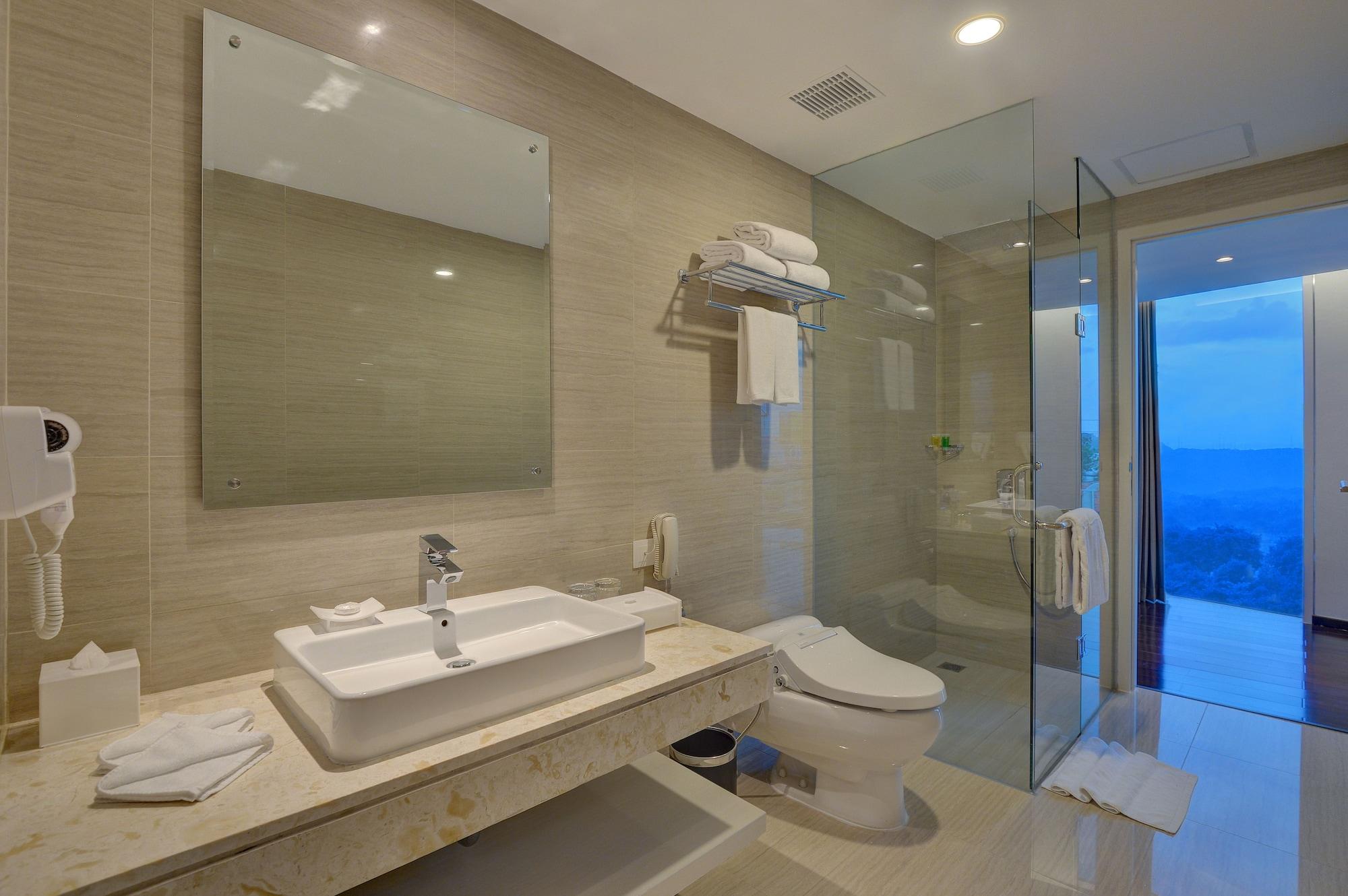 Platinum Adisucipto Hotel & Conference Center Kalasan Exteriör bild