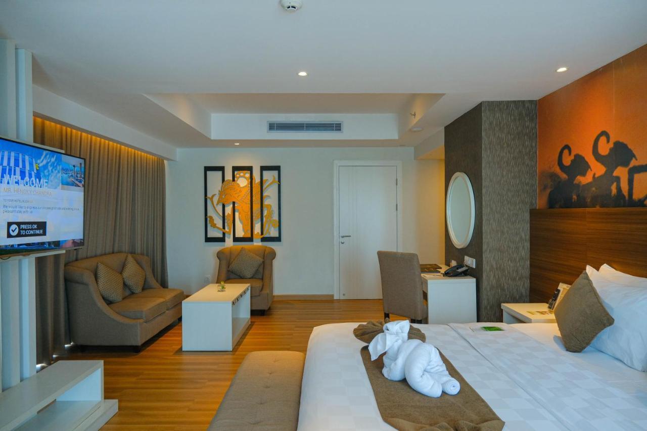 Platinum Adisucipto Hotel & Conference Center Kalasan Exteriör bild