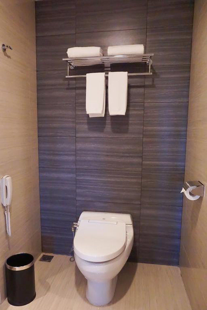 Platinum Adisucipto Hotel & Conference Center Kalasan Exteriör bild