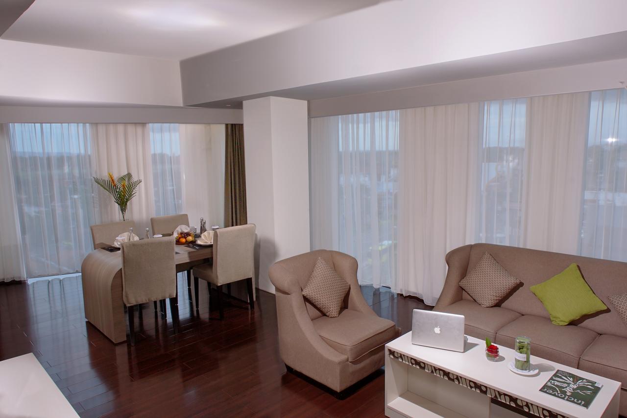 Platinum Adisucipto Hotel & Conference Center Kalasan Exteriör bild
