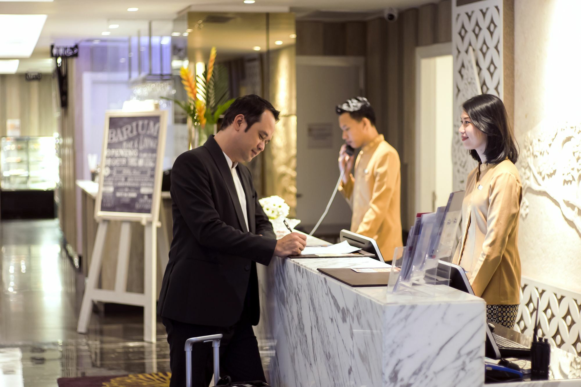 Platinum Adisucipto Hotel & Conference Center Kalasan Exteriör bild