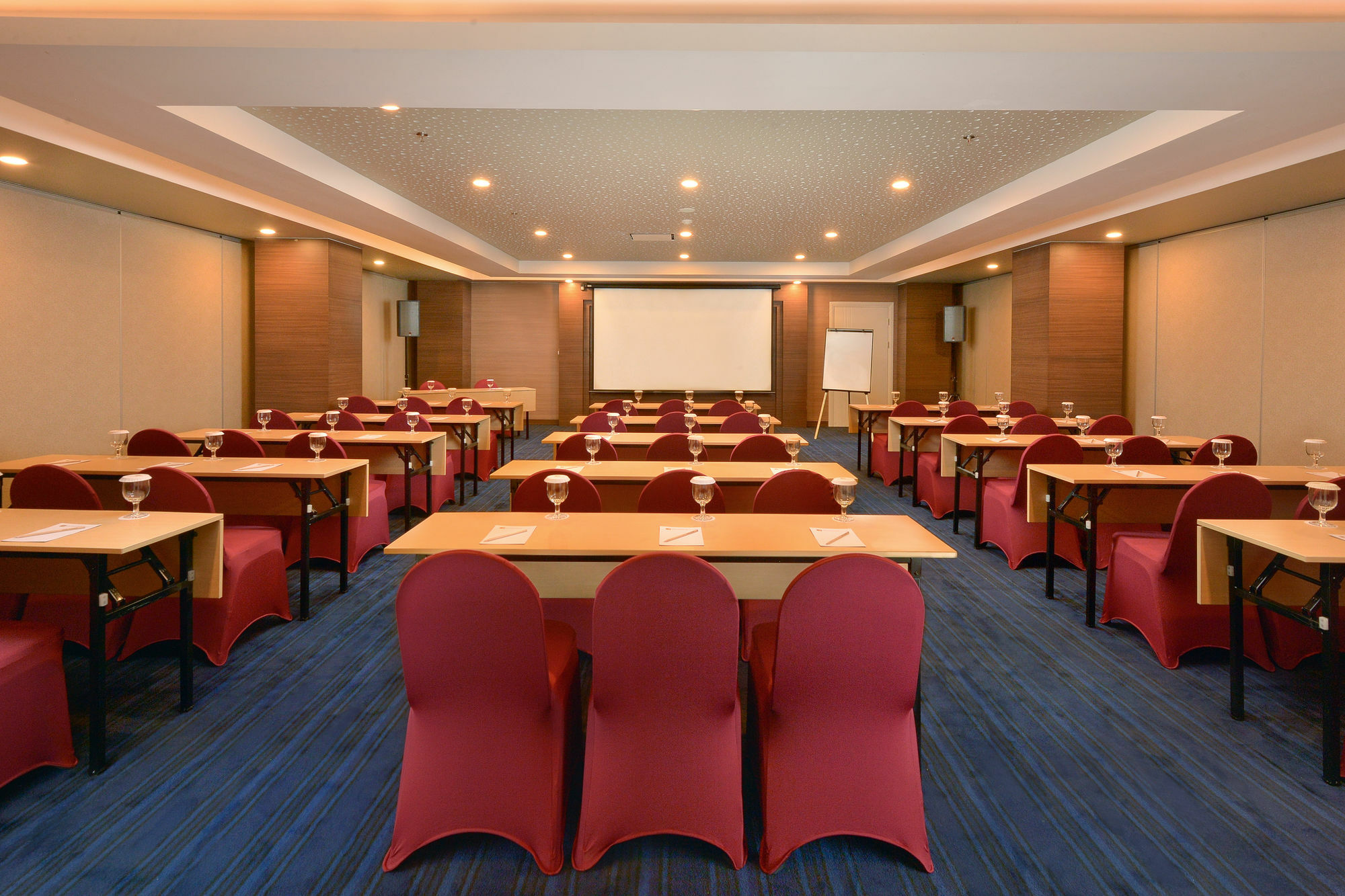 Platinum Adisucipto Hotel & Conference Center Kalasan Exteriör bild
